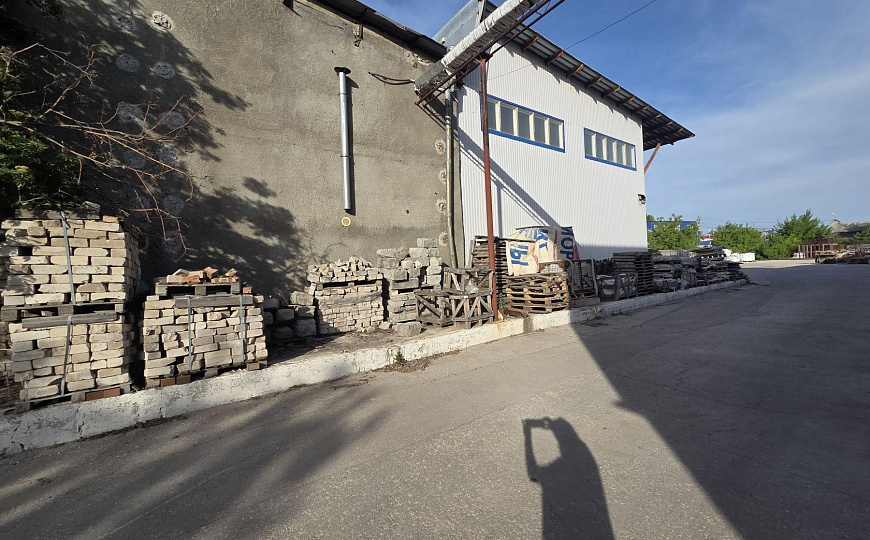 Продам производственное помещение, 2 400 м² фото