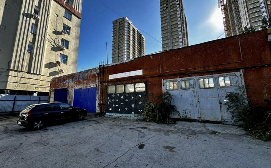 Продажа здания 5164.9 м2 с земельным участком 2328 м2  на 1 линии ул.Антонова-Овсеенко фото