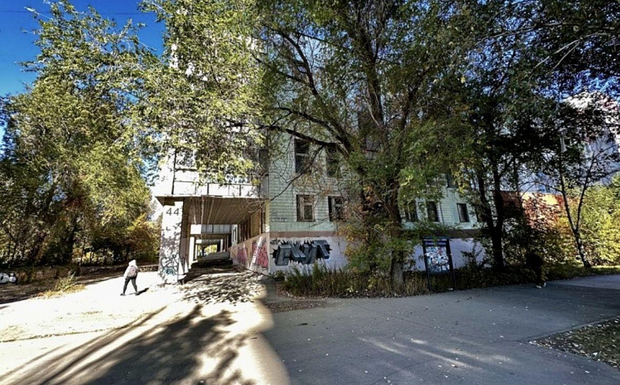 Продажа здания 5164.9 м2 с земельным участком 2328 м2  на 1 линии ул.Антонова-Овсеенко фото