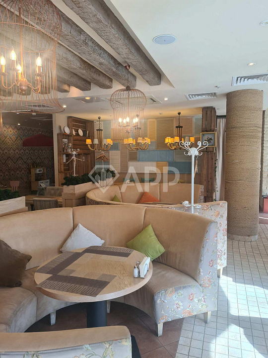 Ресторан «под ключ» 2 шага от метро!  500 м² + летняя веранда! фото