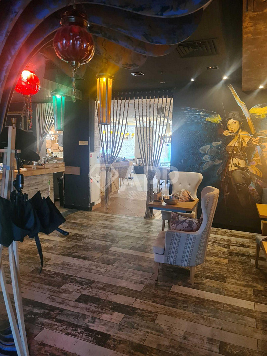 Ресторан «под ключ» 2 шага от метро!  500 м² + летняя веранда! фото