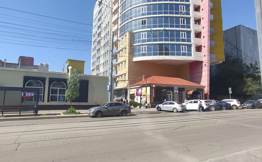 Офис в центре, 82 м2 с балконом фото