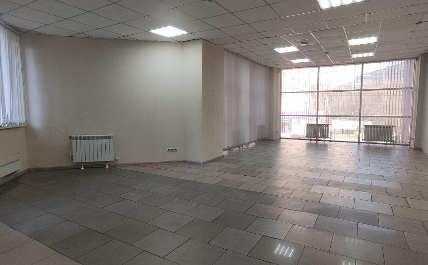 Офис в центре, 82 м2 с балконом фото