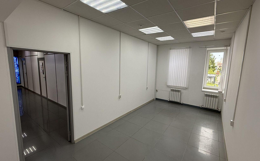 Сдам офисное помещение, 16,7 м² с водой. фото