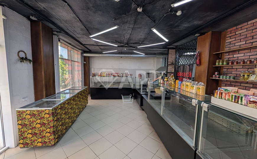 Сдам торговое помещение, 101,6 м² фото