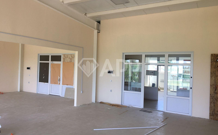 Продается отдельно стоящее здание с арендаторами 2 203 м² фото