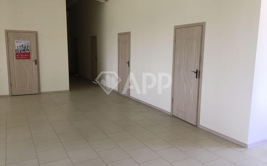 Продается отдельно стоящее здание с арендаторами 2 203 м² фото