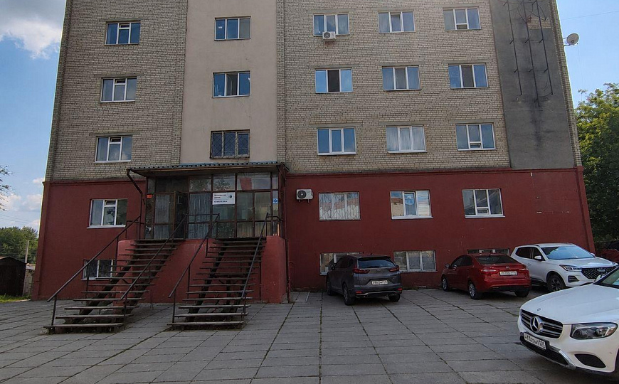 Офис с парковкой, 37 м2 фото