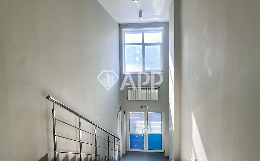 Продается отдельно стоящее здание в центре Ижевска, частично с арендаторами фото