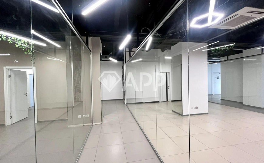 Продается отдельно стоящее здание в центре Ижевска, частично с арендаторами фото
