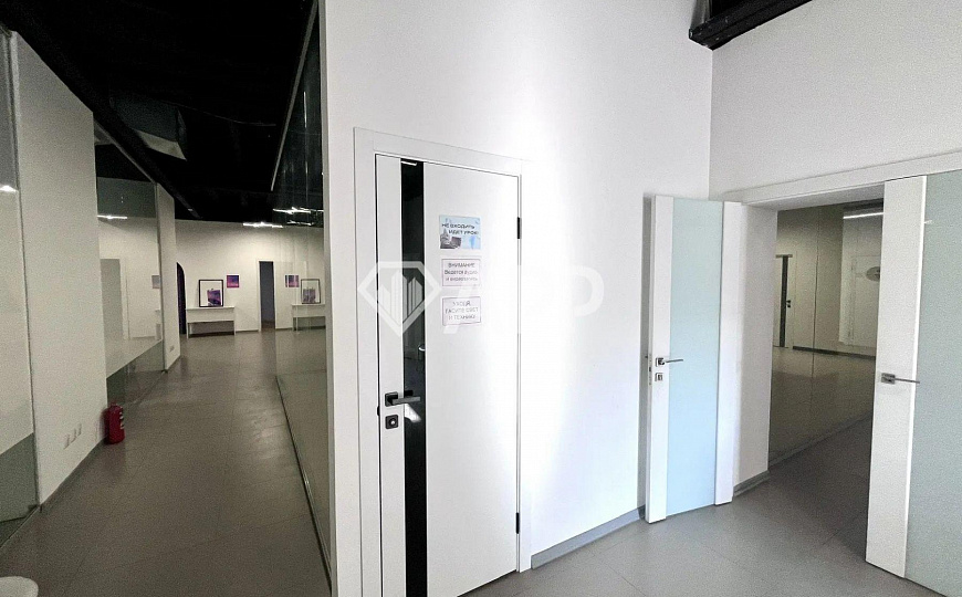 Продается отдельно стоящее здание в центре Ижевска, частично с арендаторами фото