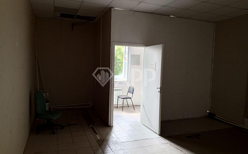 Помещение в локальном ТЦ 268м² фото