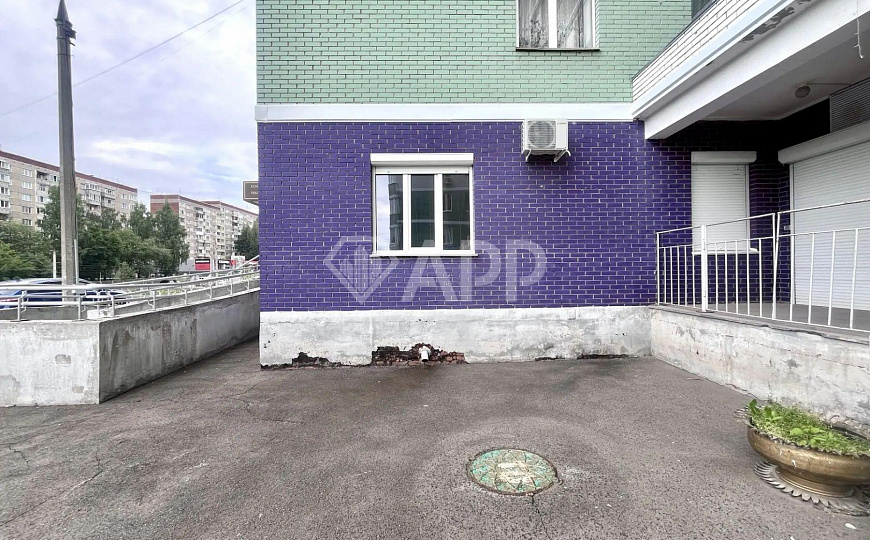 Продается помещение под общепит на Берша, вытяжка по проекту, 1 линия фото