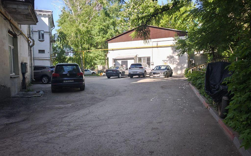 Помещение с антресолью и вторым светом 110 м² в центре Самары фото