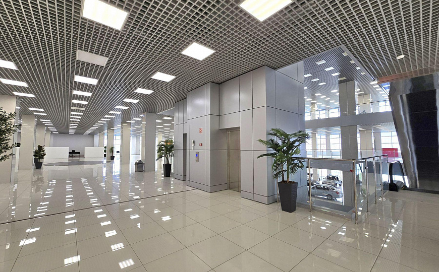 Торговое помещение 1 линия, 2400 м² фото