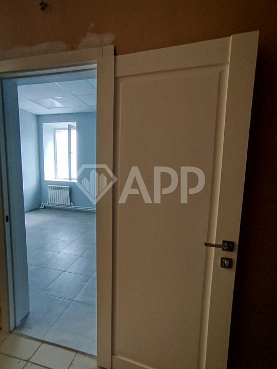Сдаётся кабинет 15 кв.м с окном и раковиной фото