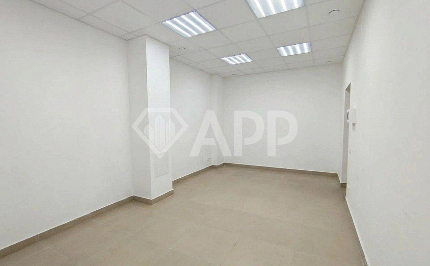 Сдаётся кабинет 15 кв.м с окном и раковиной фото