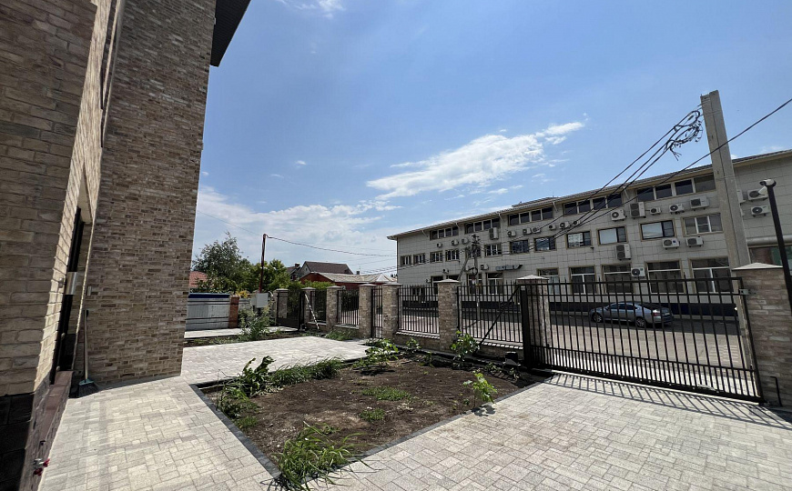 Сдаю офисное помещение  с ремонтом напротив Баскетхолла, 40 м² фото