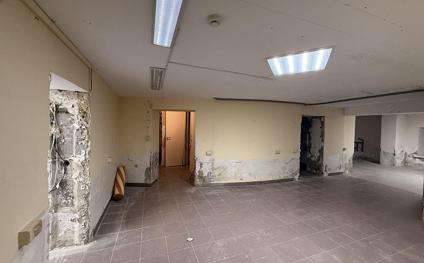 Помещение на цокольном этаже, 180м2 фото