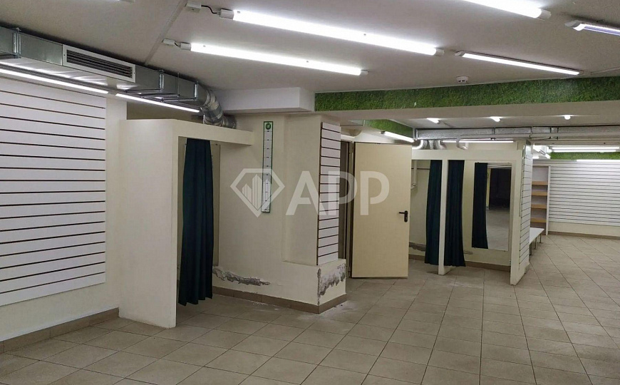 Продам торговое помещение, 857 м² фото
