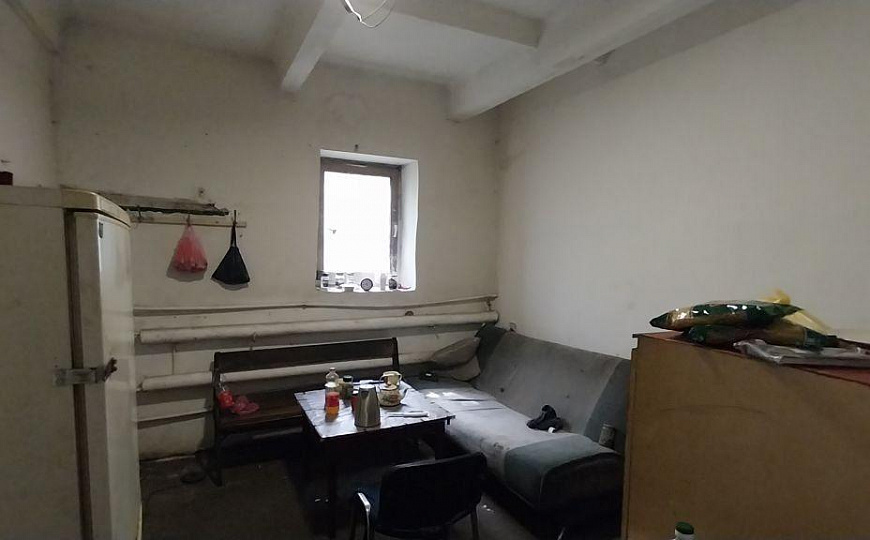 База (производство, склад). 3272 кв.м, участок 1,6 Га  фото