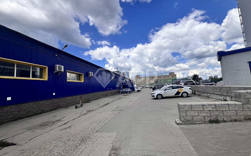 Аренда под склад 214 м2 в ТЦ «Караван» фото