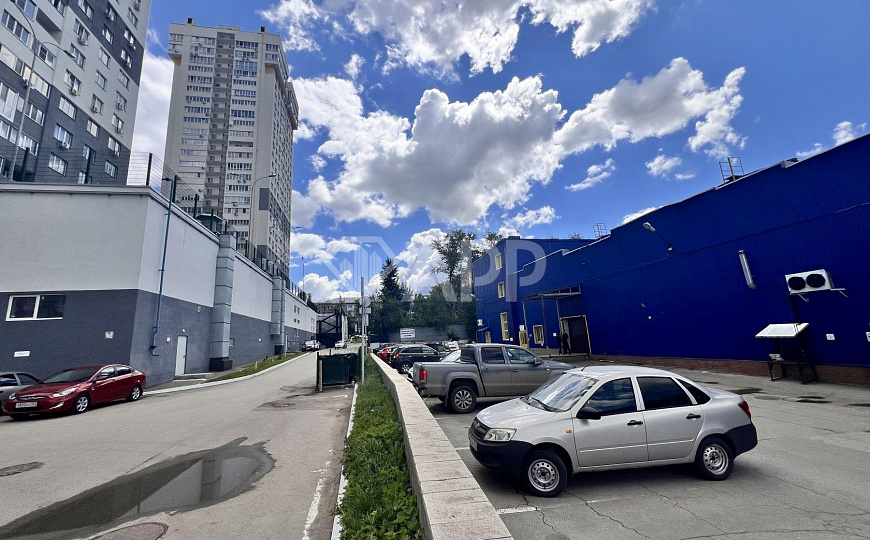 Аренда под склад 214 м2 в ТЦ «Караван» фото