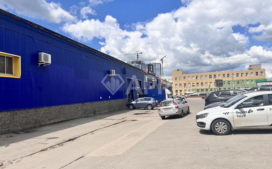 Аренда под склад 214 м2 в ТЦ «Караван» фото