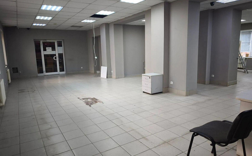 Сдается в аренду универсальное помещение 160 м² на первой линии! фото