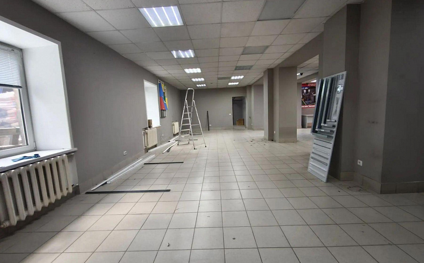 Сдается в аренду универсальное помещение 160 м² на первой линии! фото