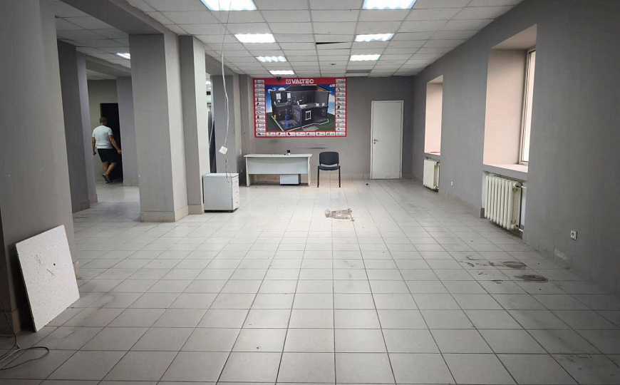 Сдается в аренду универсальное помещение 160 м² на первой линии! фото