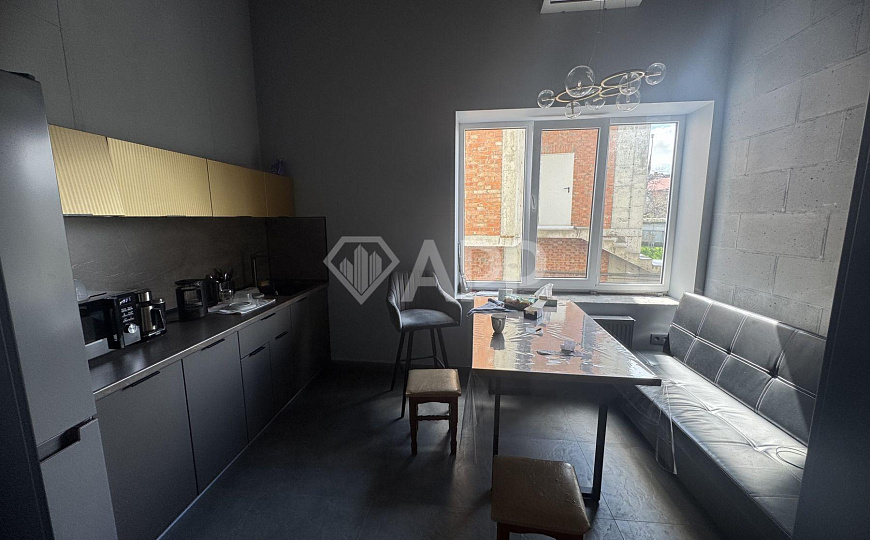 Продам отдельно стоящее здание, 354 м² фото