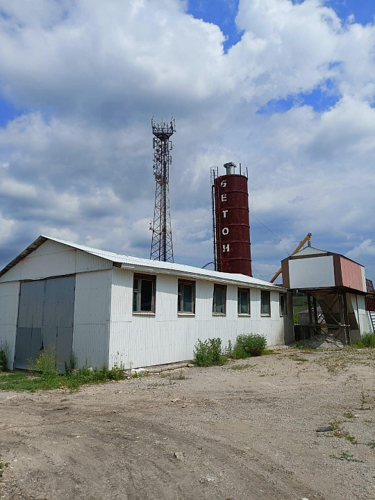 Отдельно стоящее здание с ЗУ, 3923 кв.м фото