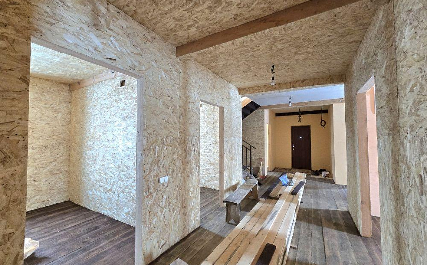 Отдельно стоящее здание с ЗУ, 3923 кв.м фото