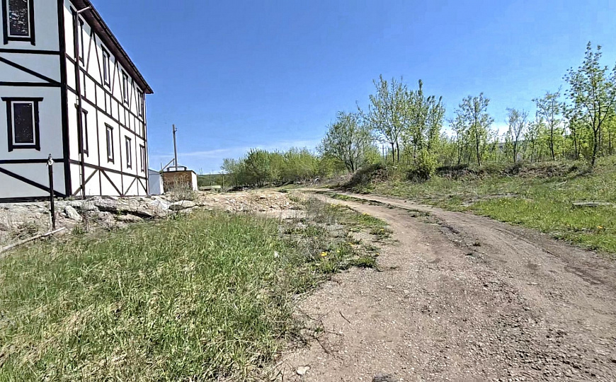 Отдельно стоящее здание с ЗУ, 3923 кв.м фото