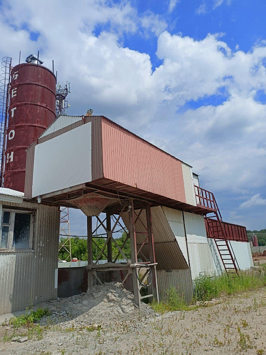 Отдельно стоящее здание с ЗУ, 3923 кв.м фото