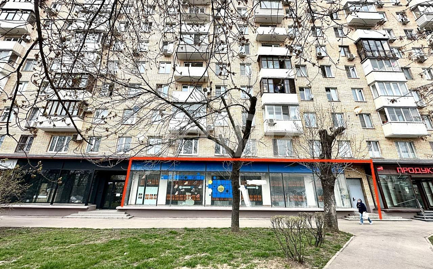 Сдам торговое помещение, 196 м² фото