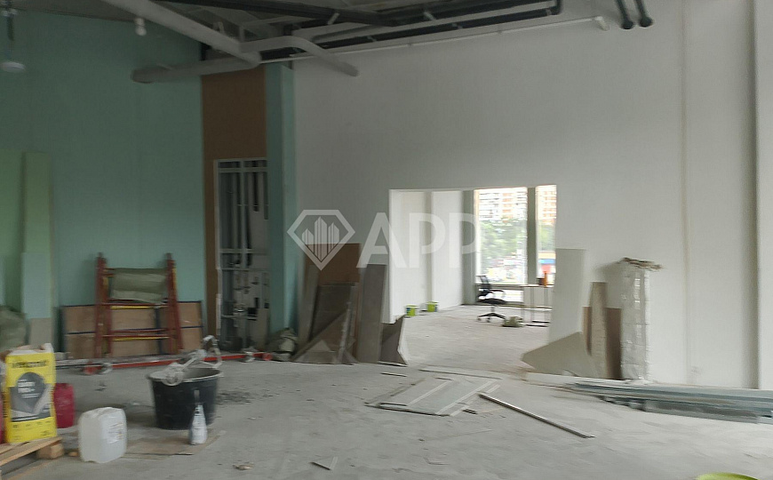 Сдам 181 м² рядом с метро! фото