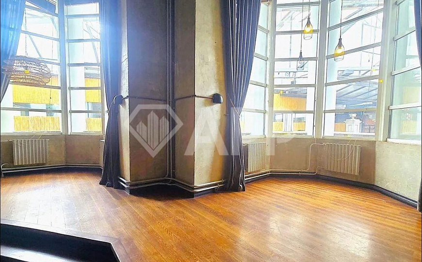 Помещение под ресторан  278,5 м² в центре Столицы!  фото