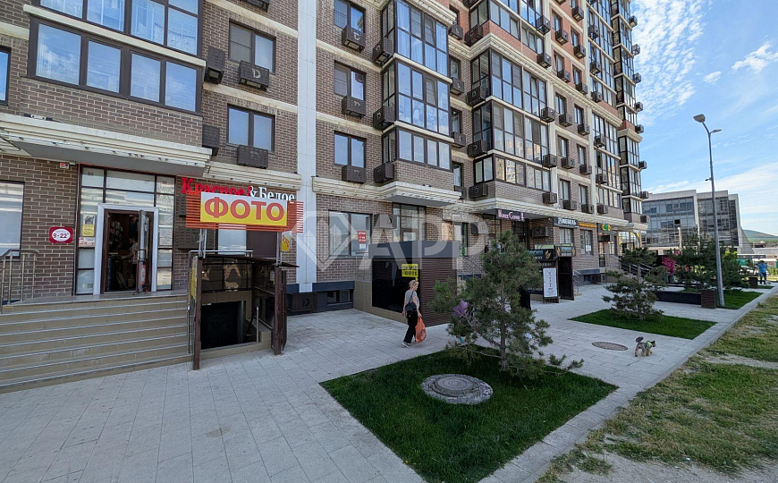 Сдам торговое помещение, 72 м² фото