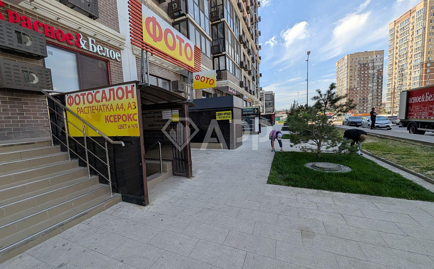 Сдам торговое помещение, 72 м² фото