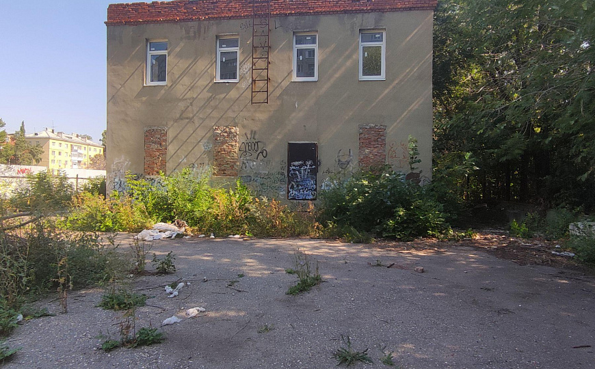 Здание 437 м2 + участок 3259 м2 в центре фото