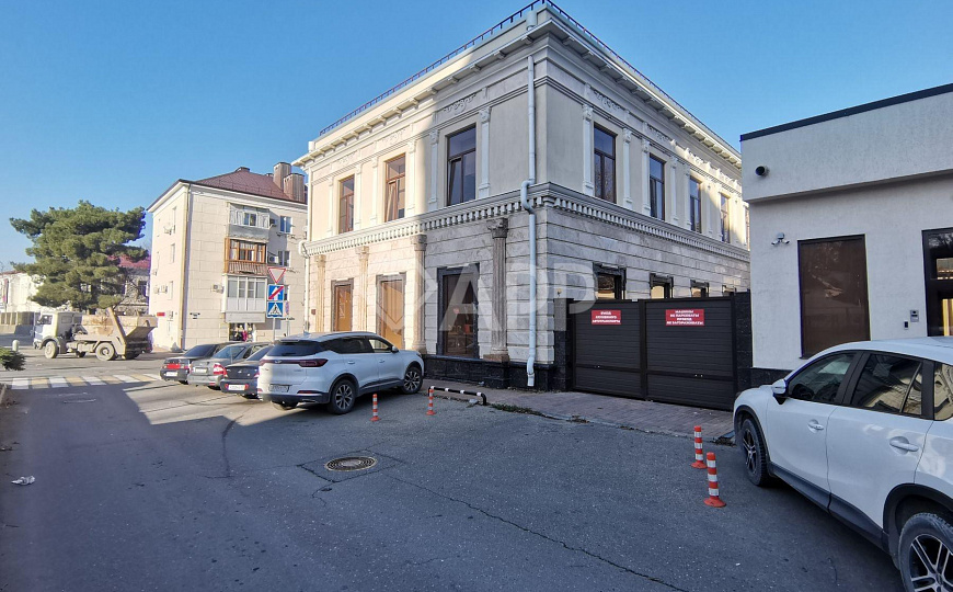 Сдаю офис с ремонтом  238 м² фото