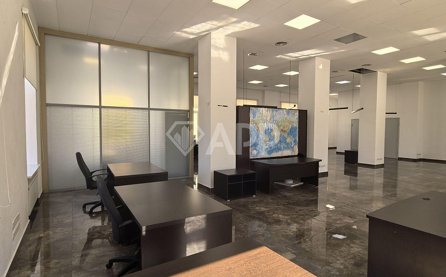 Сдаю офис с ремонтом  238 м² фото