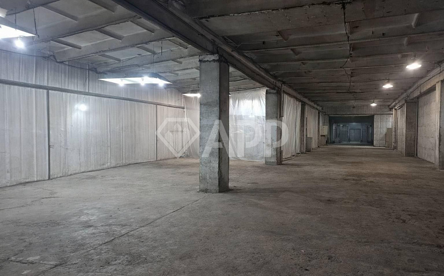 Сдаю производственно-складское здание,  1400 м²    фото