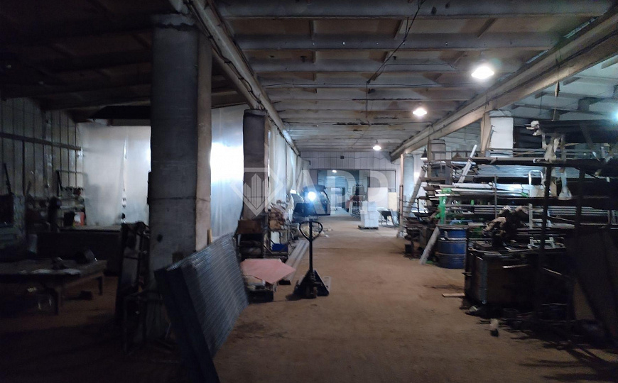 Сдаю производственно-складское здание,  1400 м²    фото