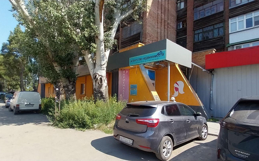 Помещение свободного назначения 341 кв. м на первой линии фото