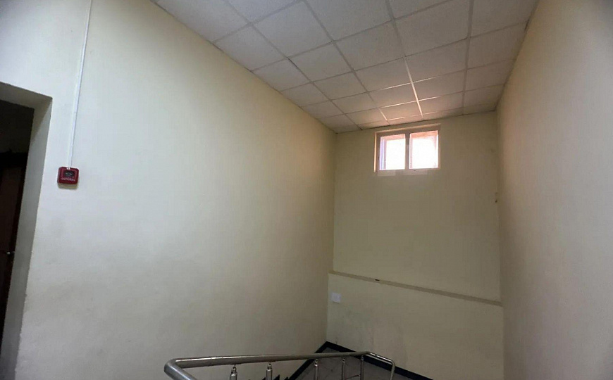 Продам отдельно стоящее здание, 667.4 м² с земельным участком фото