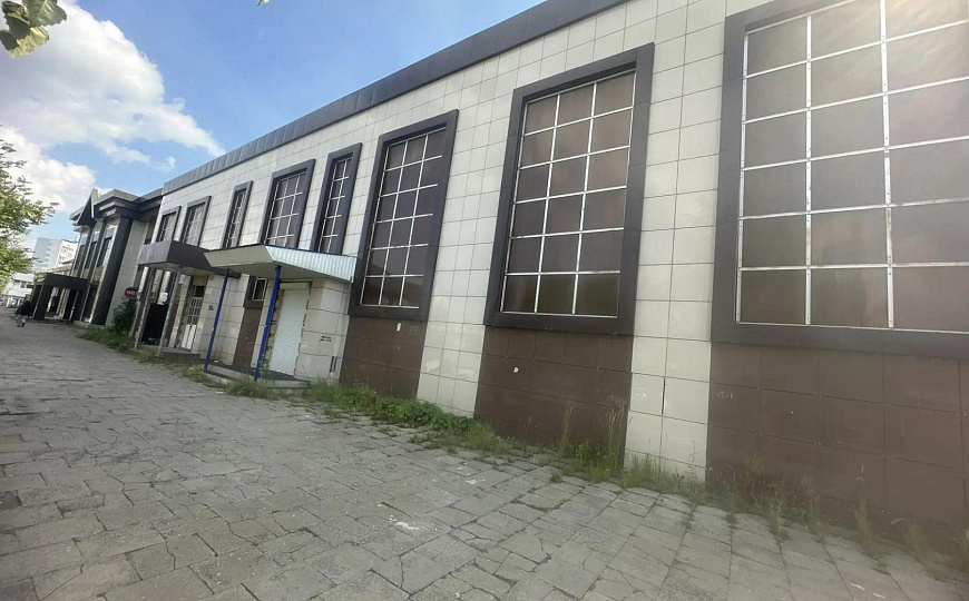 Продам отдельно стоящее здание, 667.4 м² с земельным участком фото