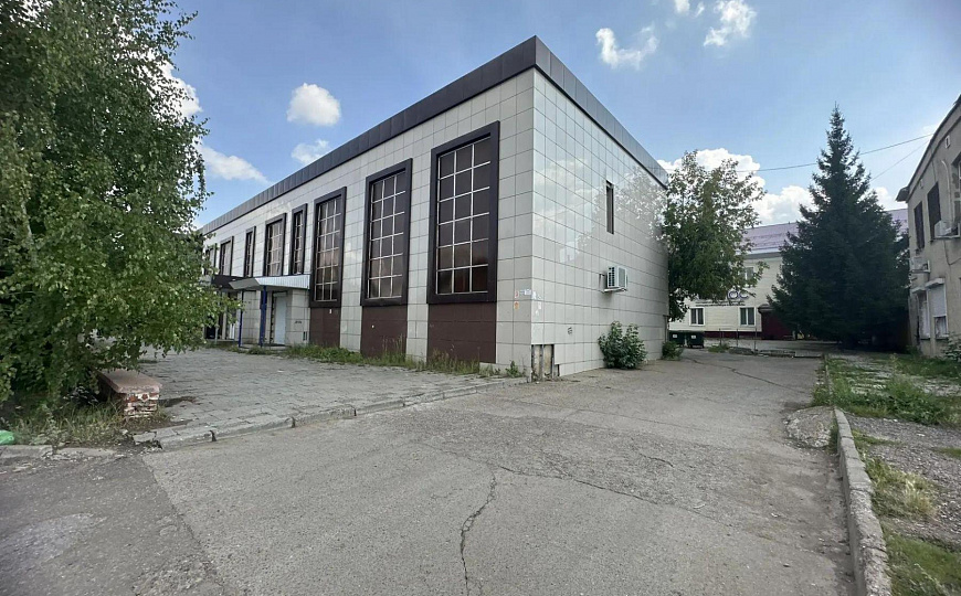 Продам отдельно стоящее здание, 667.4 м² с земельным участком фото